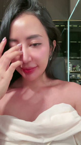 Famous girl in indonesia rubbing her pussy showing her big tits horny