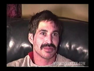 Amateur Mike Beating Off
