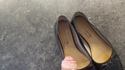 Cum over her well worn flats