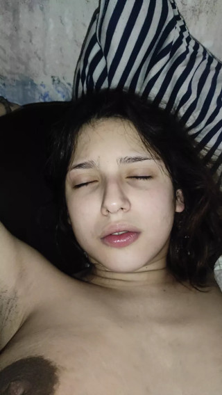 Teen girl is cold, it hurts her ass and I fuck her pussy