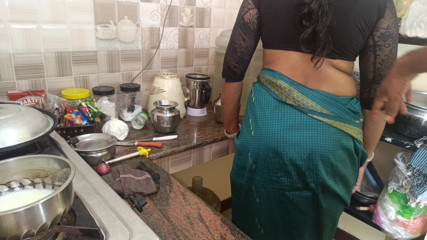 Housewife kitchen fucking