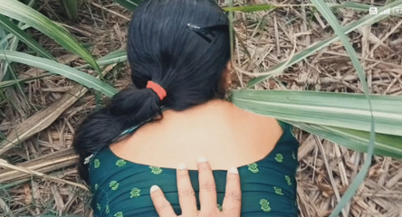 Sexy bhabhi ki chudai ganne ke khet mein aur bhabhi ke gand se khoon nikal Diya