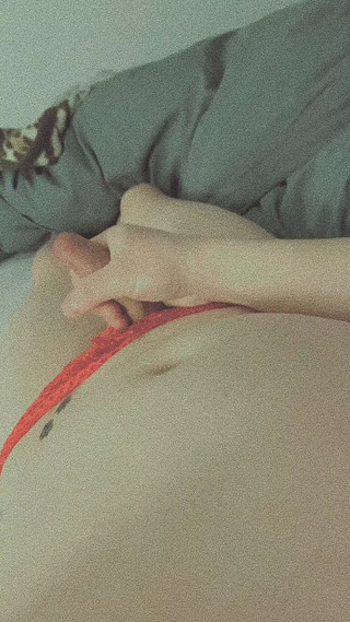 Asian Dutch ladyboy jerk off thumbnail