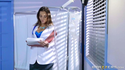 Brazzers - Phoenix Marie Demands That Doctor Dani Daniels Pays Special Attention to Her Wet Pussy