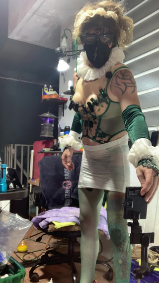Natural Shemale Cintia Masturbates with an Anal Dt956