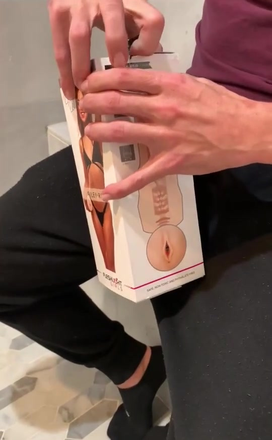 Solo – Riley Reed Fleshlight