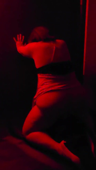 Ms milf rides a sybian