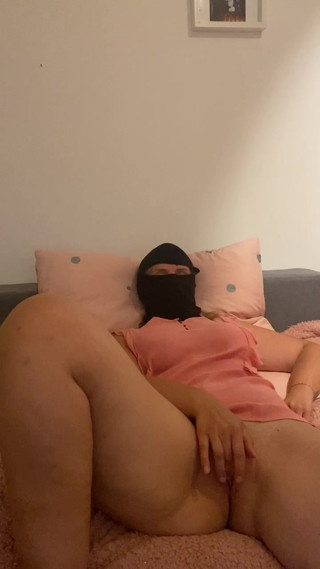 ANNA make myself on Bed with pussy