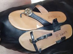 Cum on my stepsister&#039;s sandals with black leather pillow