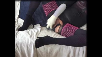 Some nylon legs anal training chubby tranny love
