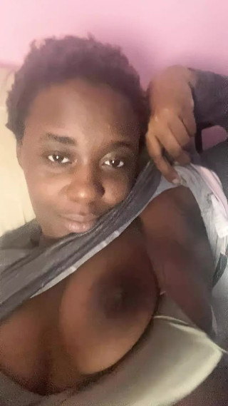 FEMALE RAPPER EXPOSED : (new famous girl)