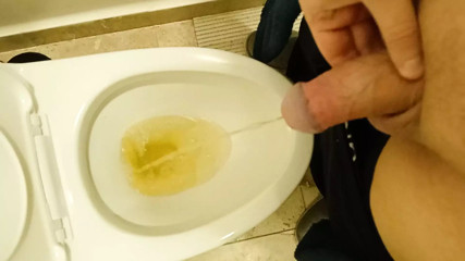 This is me pissing who can suck?