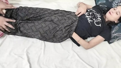 Muslim girlfriend ko call kar ke ghar pe bula kar jabar dasti pela