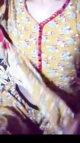 Beautiful Desi girl viral leaked video