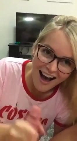 Gorgeous girl suck