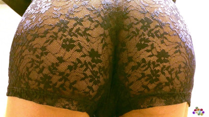 Femboy Twerking in lace shorts