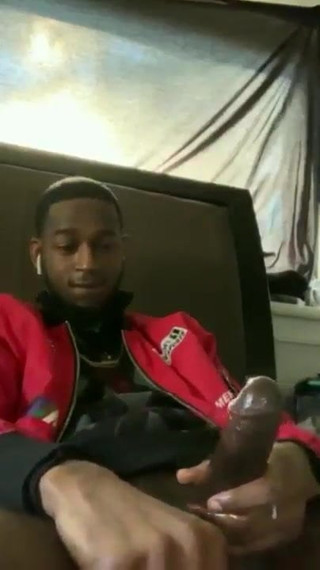 black boy with nice dick JO &amp; cums a lot watching web (2'20)
