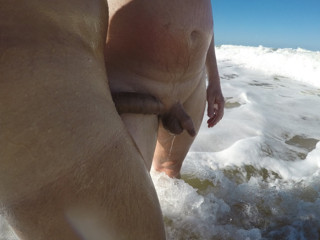 Horny at beach and found a guy to make me cum thumbnail