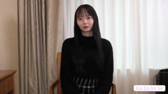 Fragile yet Radiant Beauty with Idol Level Looks Shows Her Charm in a Rare First Private Appearance