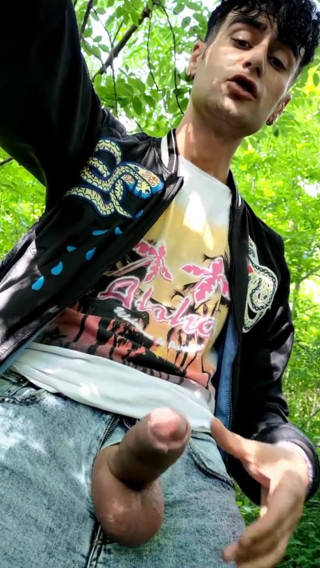 Quick Cumshot in the Park - Cock Out of Jeans