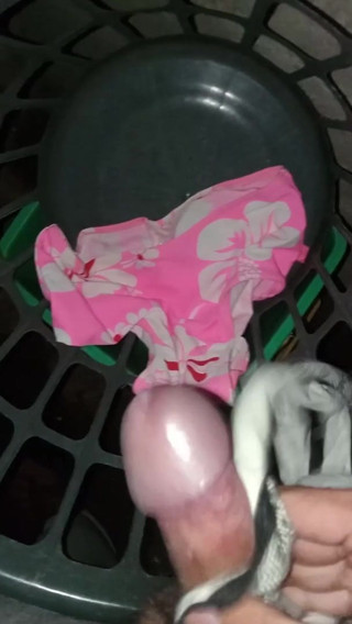 Cumshot sa panty ng tita ko