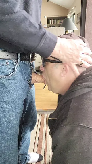 Blowing Johnny at his place in sandusky ohio round 1. email jimthedicksucker at yahoo #jimmyflufferporn
