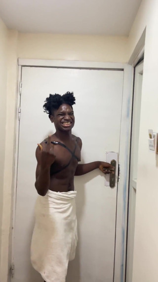 This Black Cock Decide to Pass the Night with Me