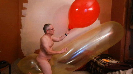 Balloonbanger 77) Giant Blimp and Tuf-Tex 24 inch Balloon Fun