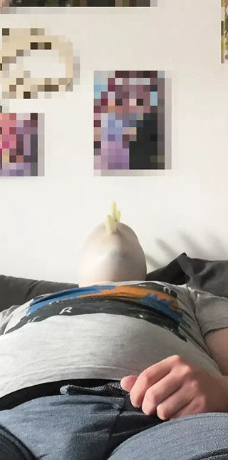 Latex Glove Breathplay: Part 2 listening to Ich tu dir Weh