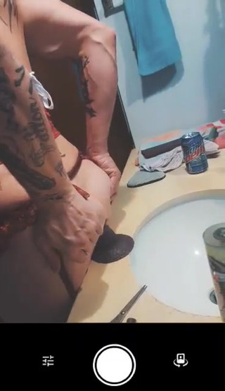 Jamie4069 filling his ass with dragon egg thumbnail