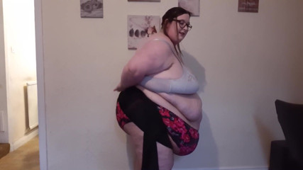 SSBBW destroys and rips body suit - 7XL