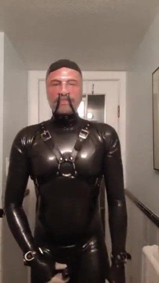 Fetish latex breathplay