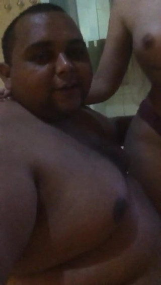 gordo feio com puta malhada no motel