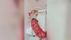 SEDUCTIVE BRUNETTE WANTS CROWN