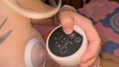 blonde- stepmom- in- breast- milk- milk- machine- milk- squit