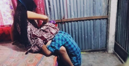 Lusty Bhabi Seduces Hot Dude By Toying Herself And Exposing Her Tits For her devar To See.