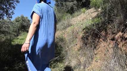 horny pakistani muslim wife masturbates hairy pussy outdoors