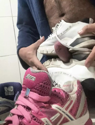 Fucking up my women's sneakers