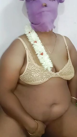 Tamil cheating beautiful hot housewife nice fucking