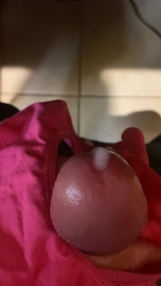 Cumming with a dirty pink thong