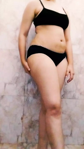 Hot Anjali arora ka leaked mms video