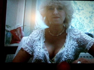 Cum on busty gilf