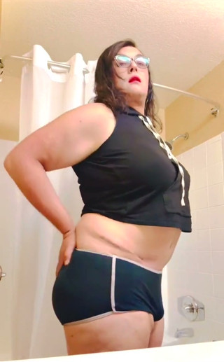 It's time for another shower with Christi!