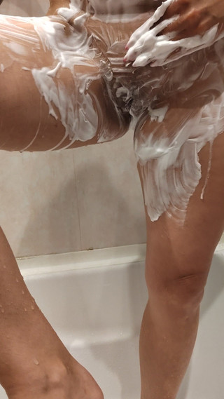 Come play with my wet pussy