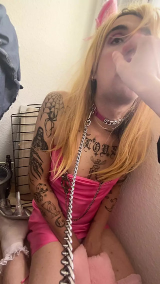 Sissy Bitch ash tray thumbnail