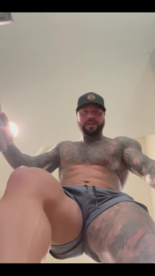 I'm your super cocky personal trainer