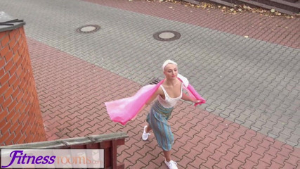 Fitness Rooms Squirting orgasm for teen Yoga babe