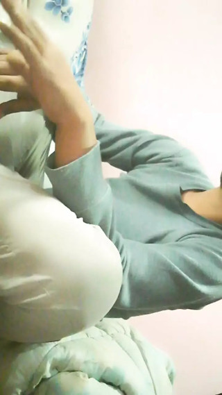 Indian boy masturbating thumbnail