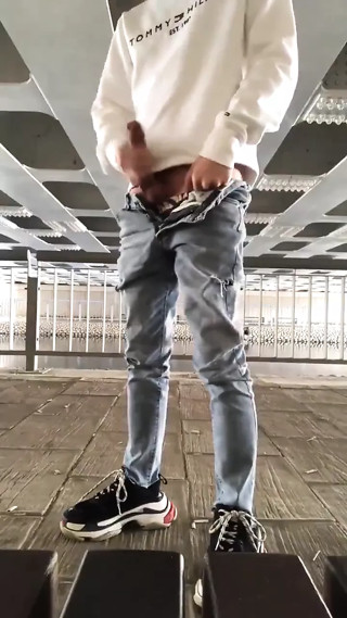 It's Too Big In My Pants