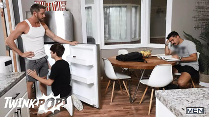 Joey Mills' Son Catches Dad And His Friend Johnny Ford Fucking Before Finishing It Off On The Kitchen Table - TWINKPOP